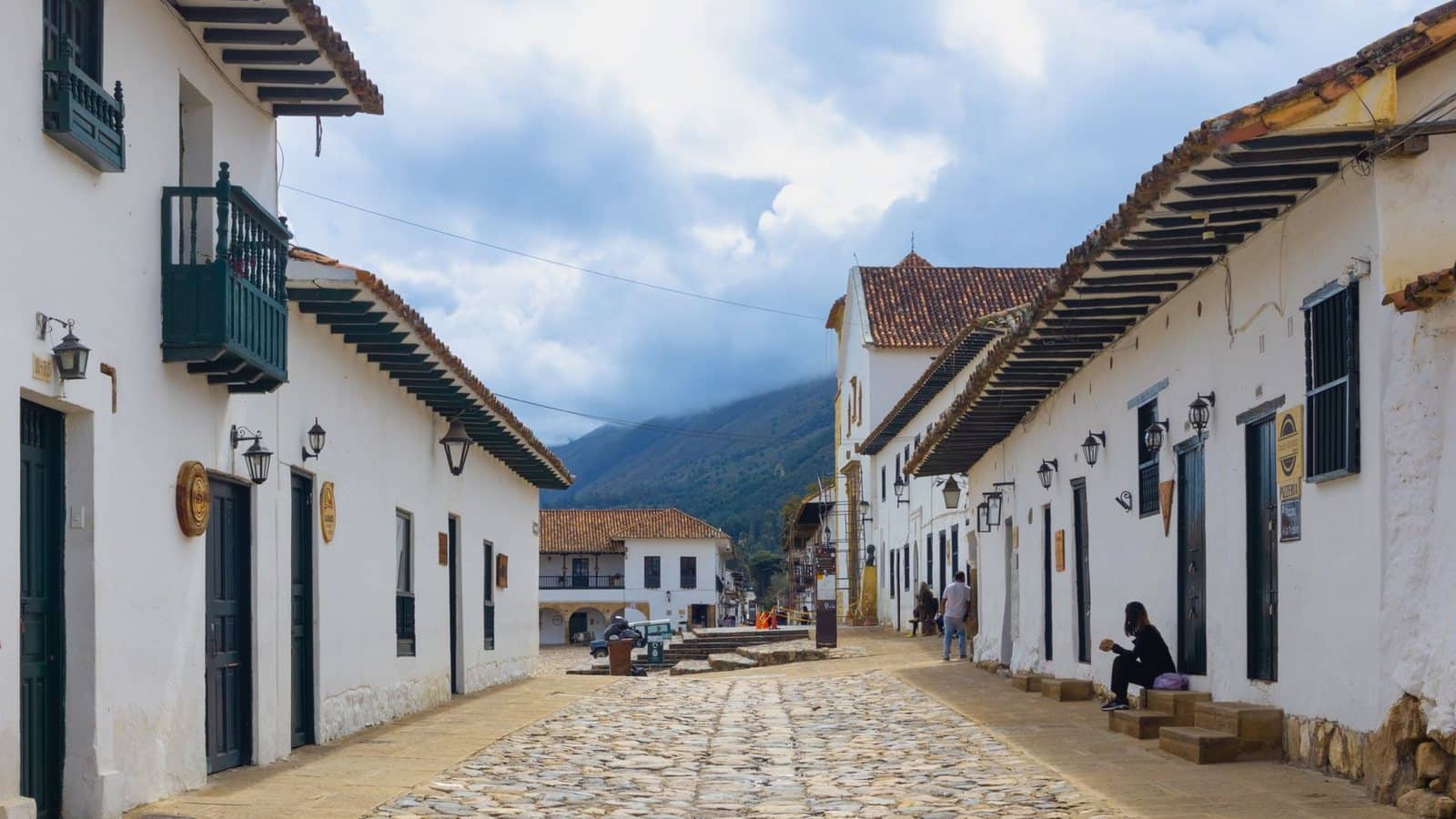 Iglesia de un pueblo colombiano donde se realiza una jornada comunitaria con conexión